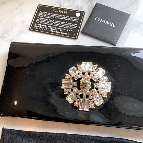 CHANEL Rare Black Patent Swarovski Crystal CC Encrusted Gem East West Clutch Bag - Picture 5 of 16
